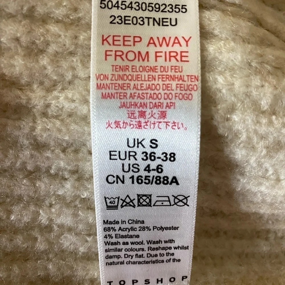 NWT TopShop Long Sleeve Cropped Women’s Sweater